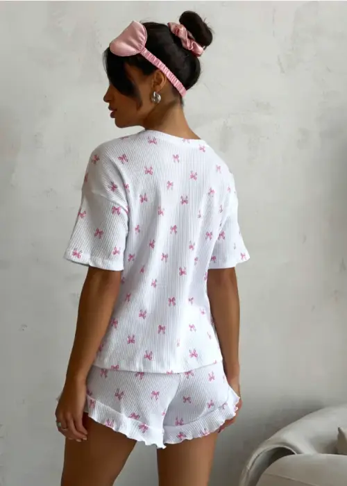 Пижама с шортами и футболкой с принтом бантики женская р-р S-XL