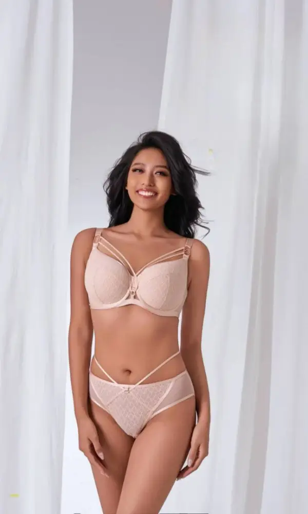 Бюстгальтер женский с декоративными элементами (р-р 80E-100E)