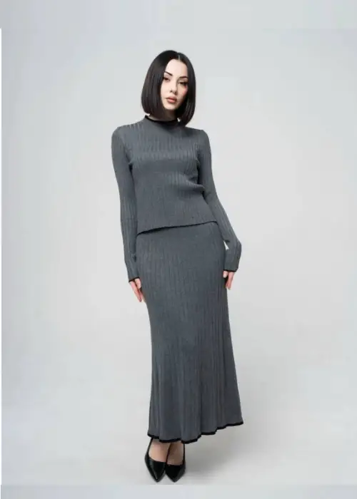 Трикотажный костюм водолазка+юбка р-р единый 42-46