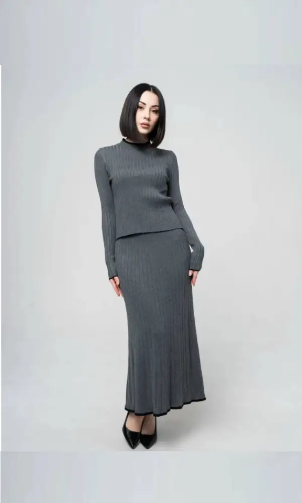 Трикотажный костюм водолазка+юбка р-р единый 42-46