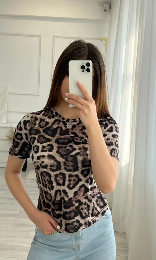 Футболка женская приталенная, принт ( р-р 42-44)