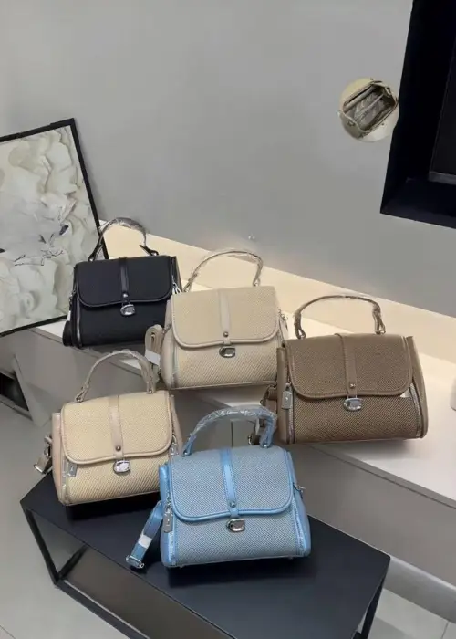 Женская сумка через плечо 22,5*17,5