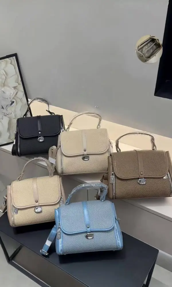 Женская сумка через плечо 22,5*17,5