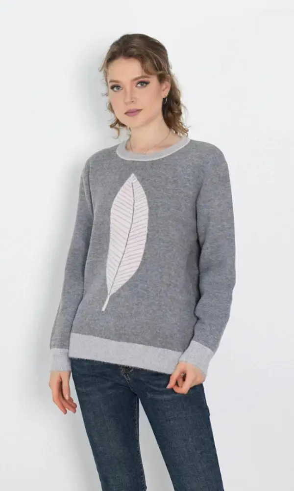 Свитер женский с перьями р-р 54-56