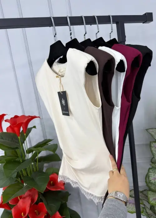 Топ с разрезом сбоку кружевной женский (р-р 42-44)