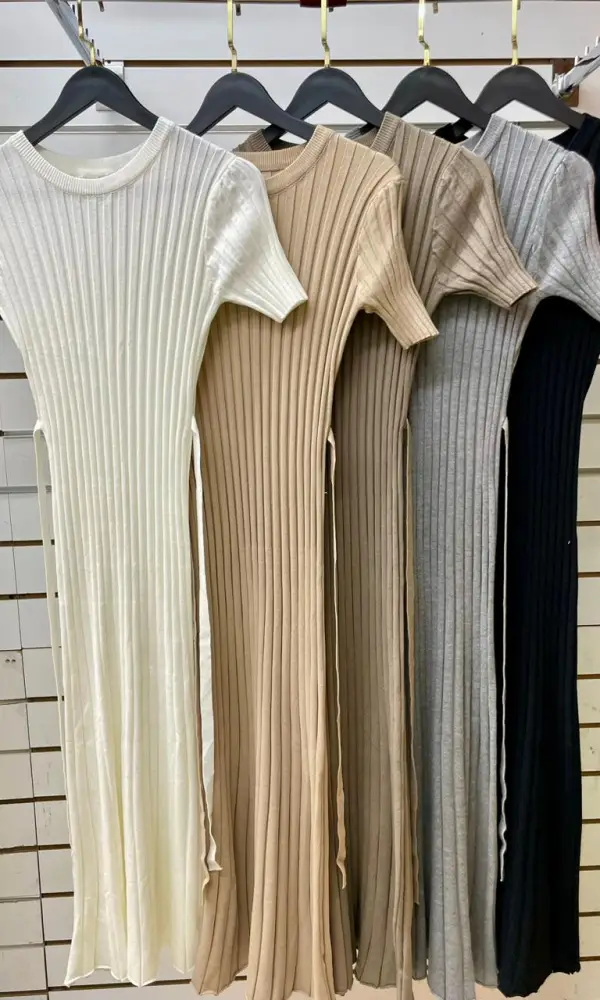 Платье , вязаный трикотаж в длине миди ( р-р универсальный)