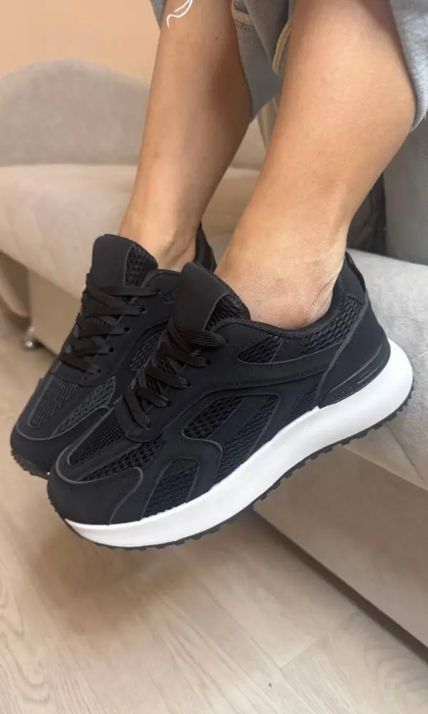 Кроссовки женские р-р 36-41