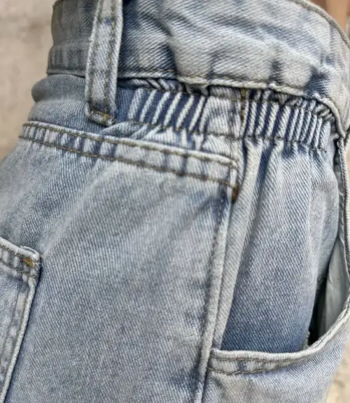 Джинсовые шорты короткие на пуговке ( р-р 25-30)