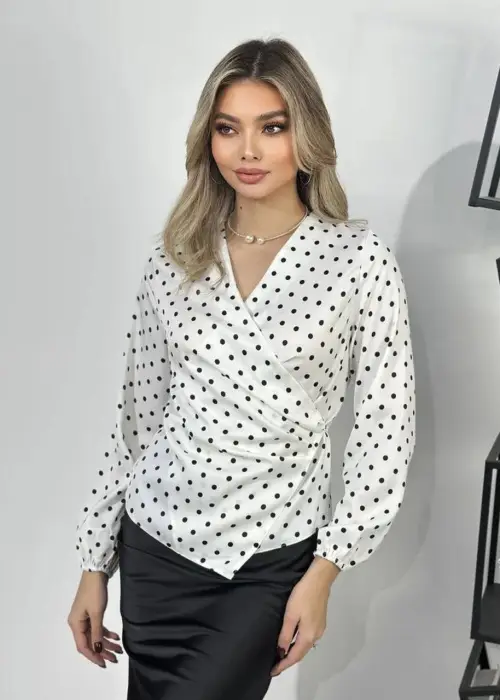 Блузка женская шёлковая на запах р-р 42-48