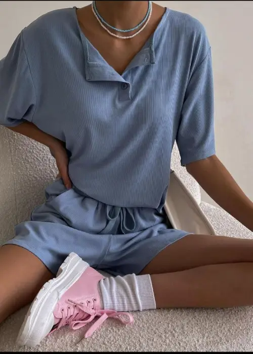 Костюм женский спортивный в рубчик , футболка-шорты ( р-р 42,44)
