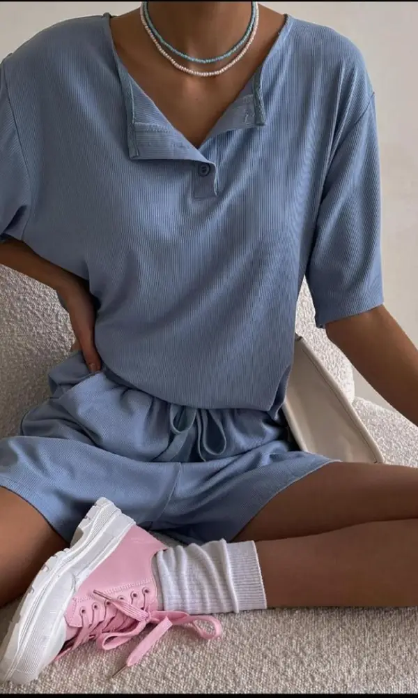 Костюм женский спортивный в рубчик , футболка-шорты ( р-р 42,44)