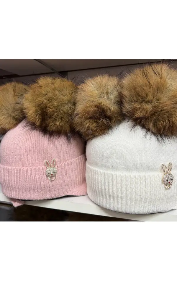 Шапка зимняя для девочки с помпонами р-р 48-52