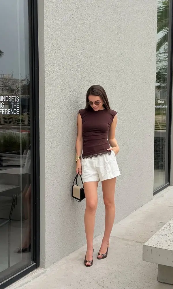 Топ с разрезом сбоку кружевной женский (р-р 42-44)