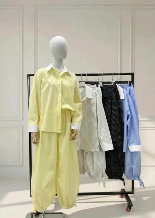 Костюм летний женский с брюками р-р 42-44