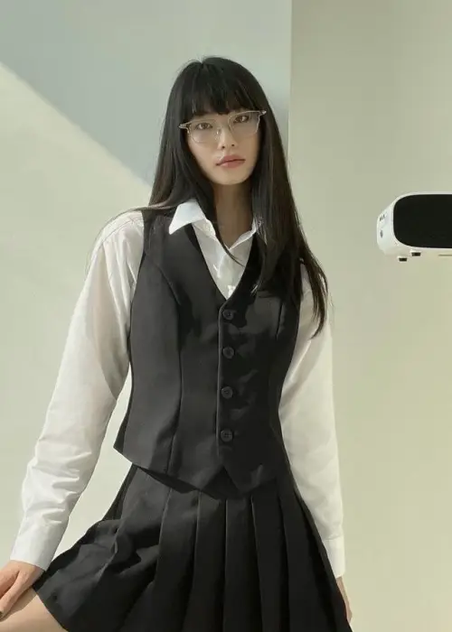 Костюм двойка с юбкой и жилеткой женский р-р 42-44