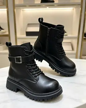 Ботинки  зимние с пряжкой кожаные женские (р-р 36-41)