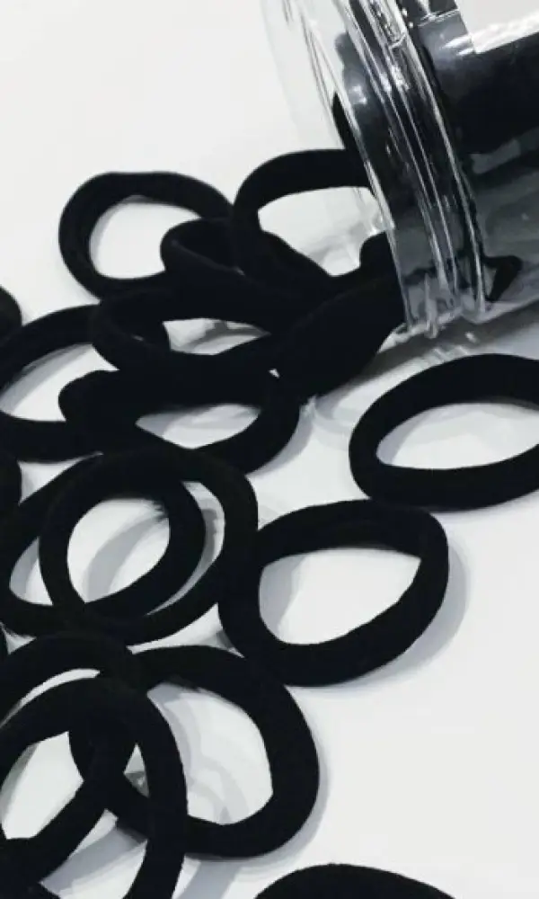 Мягкие резинки черные в банке (4см)