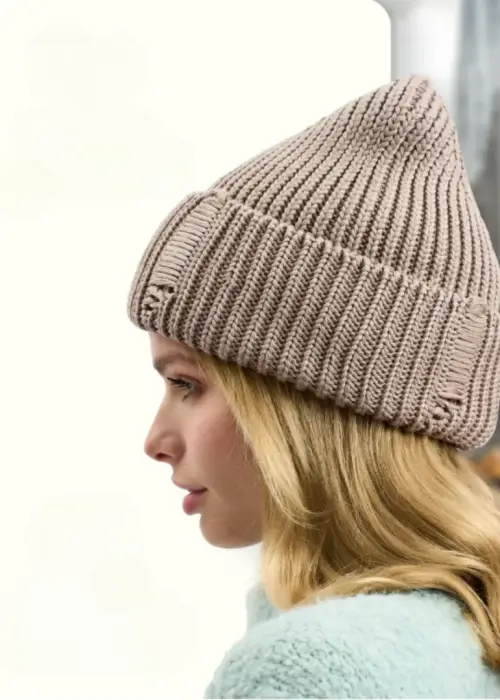 Шапка вязаная рваная р-р 54-58