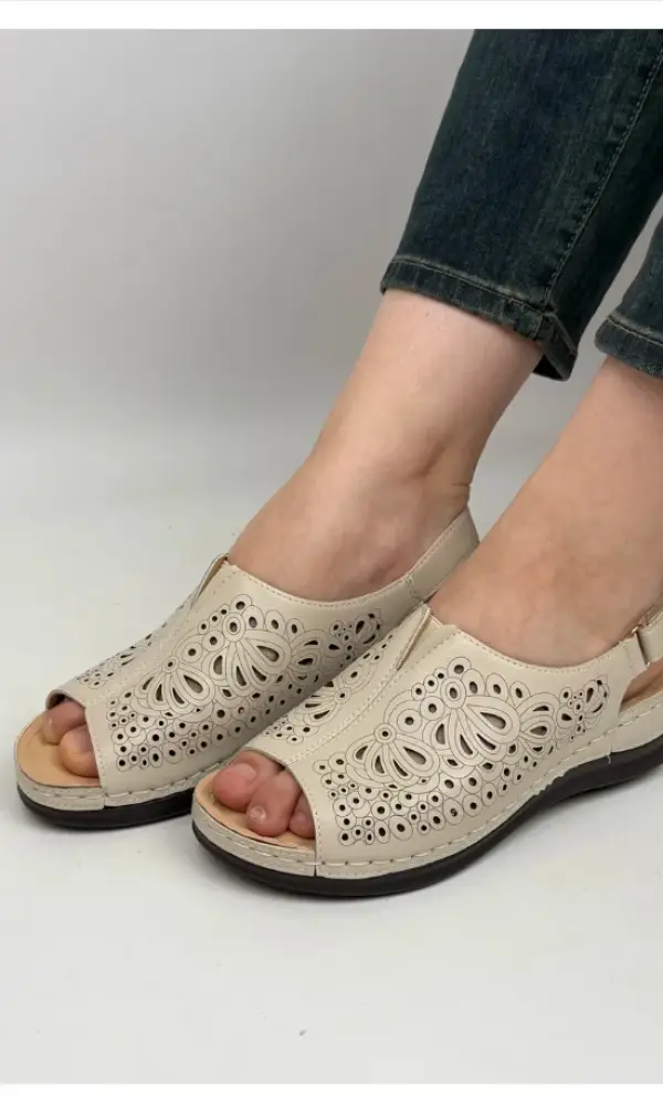 Босоножки с ремешком-липучкой женские (р-р 36-42)