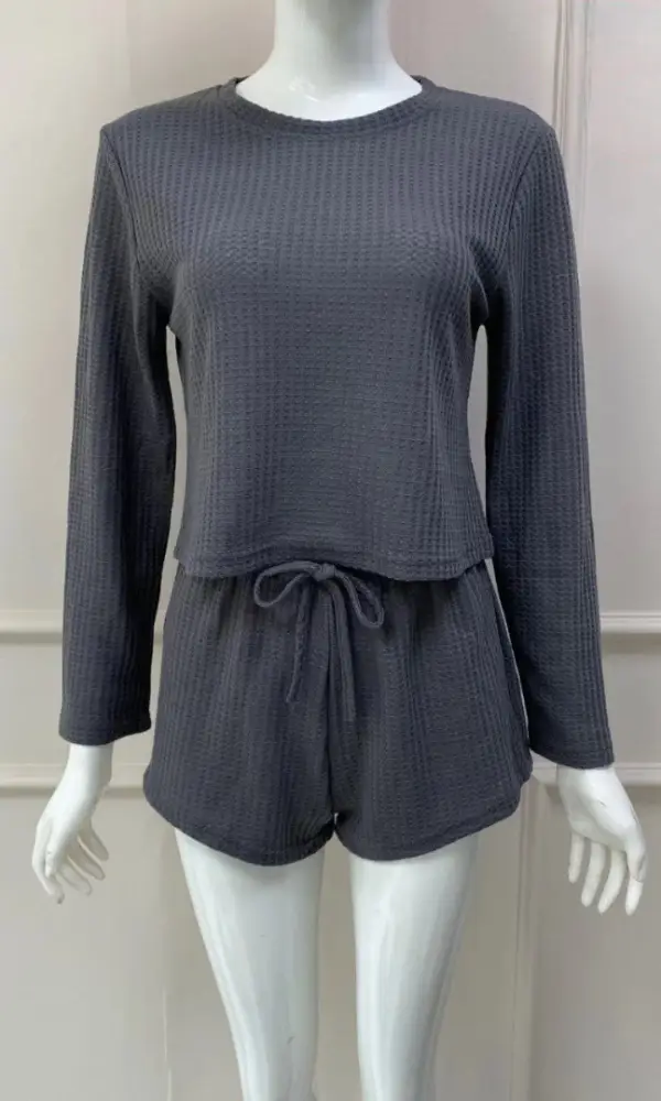 Пижама двойка топ с рукавами и шорты р-р 42-48