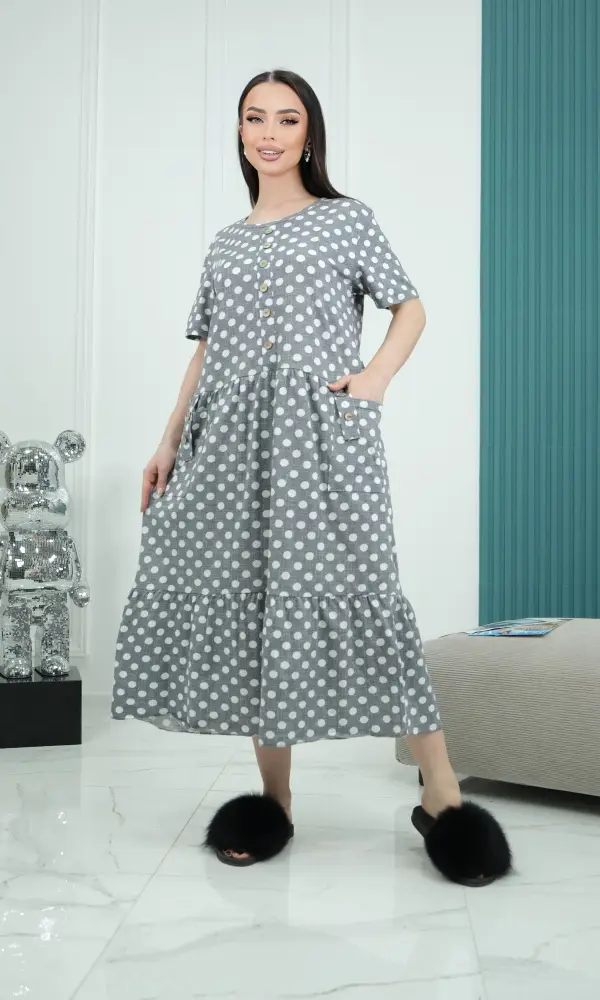 Платье в горох с карманами , длина миди ( р-р 50-60)