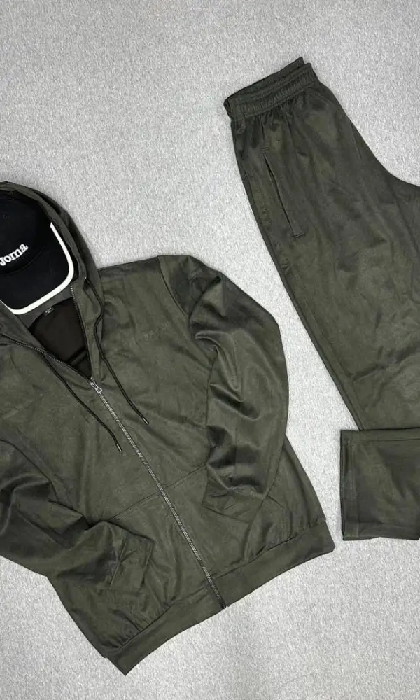 Костюм мужской спортивный с капюшоном , микровельвет ( р-р 46-52)