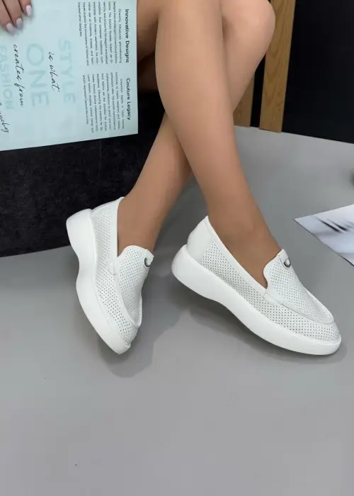 Лоферы кожаные с перфорацией женские (р-р 36-40)