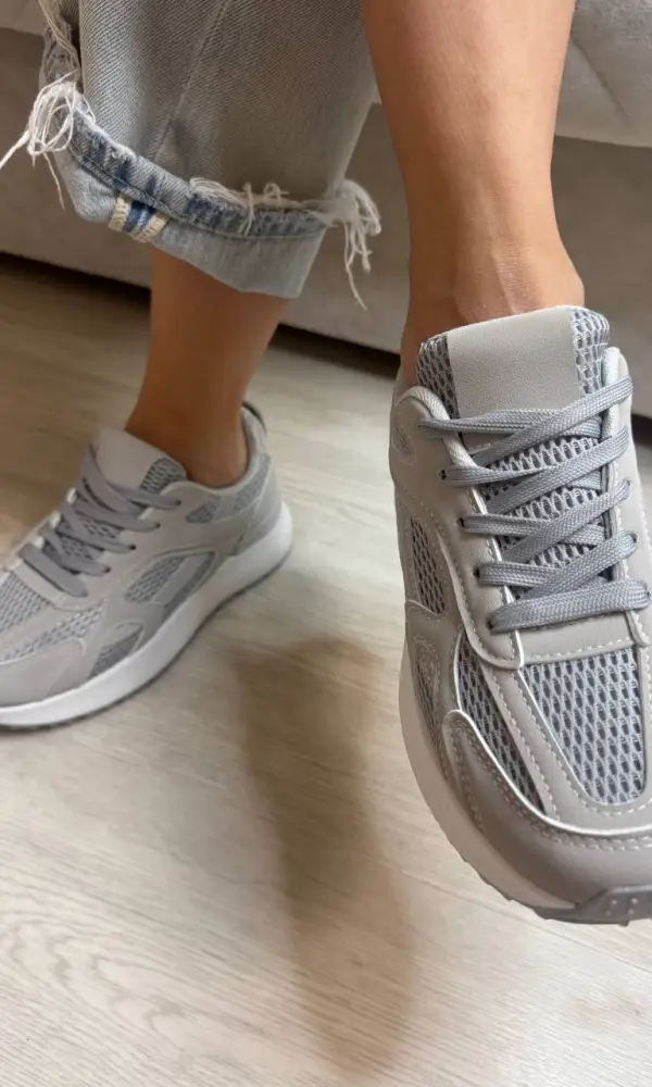 Кроссовки женские р-р 36-41