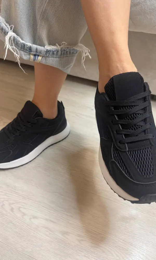 Кроссовки женские р-р 36-41