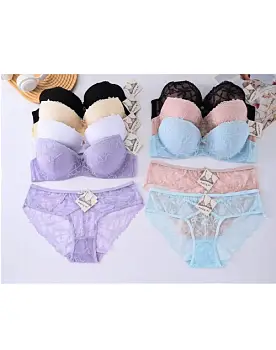 Бюстгальтер и трусы кружевные комплект р-р 80B-90B