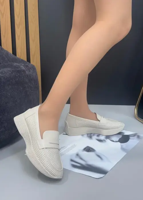 Лоферы с перфорацией кожаные женские (р-р 36-40)