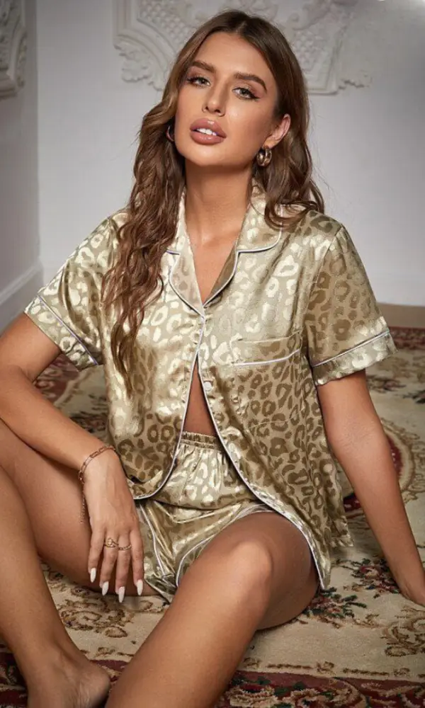 Комплект "Рубашка и шорты" однотонный, женский (р-р 46-54)