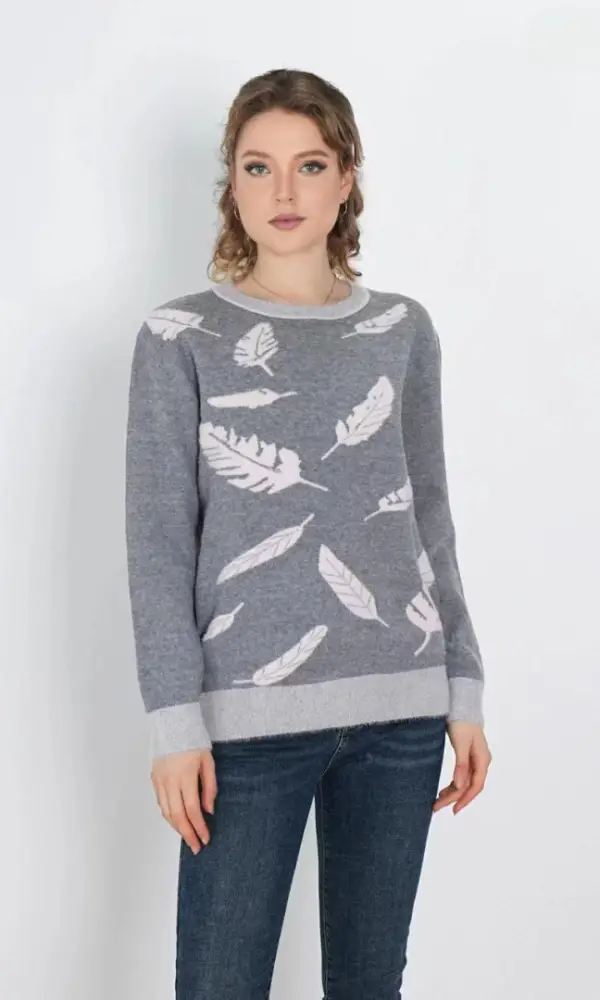 Свитер женский с перьями р-р 54-56