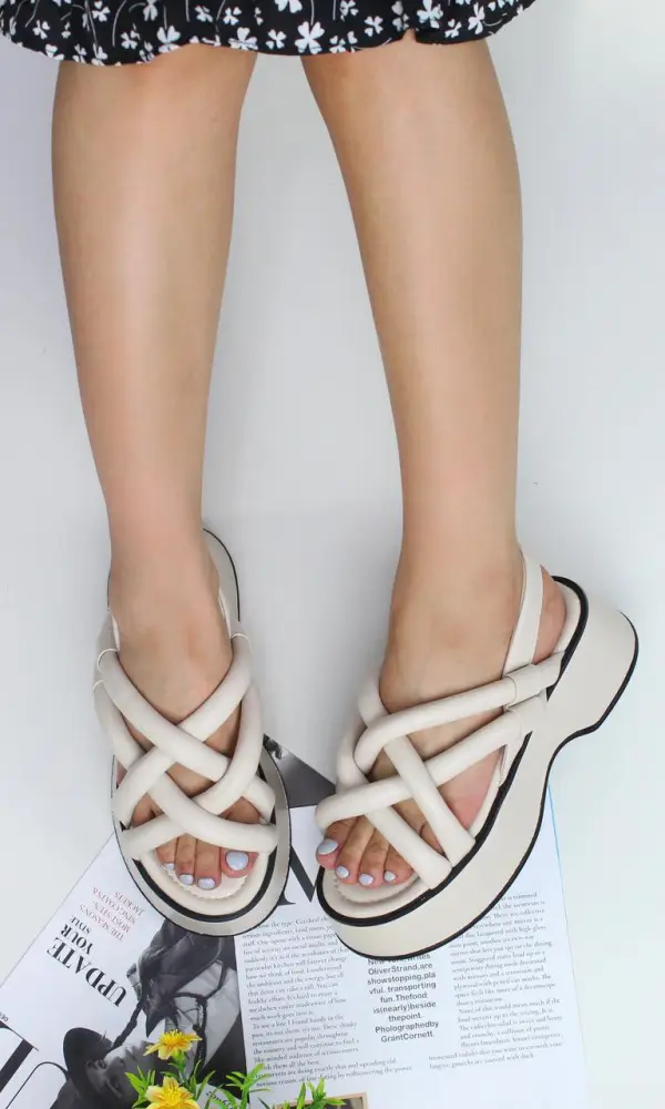 Танкетки женские летние на высокой платформе ( р-р 35-40)