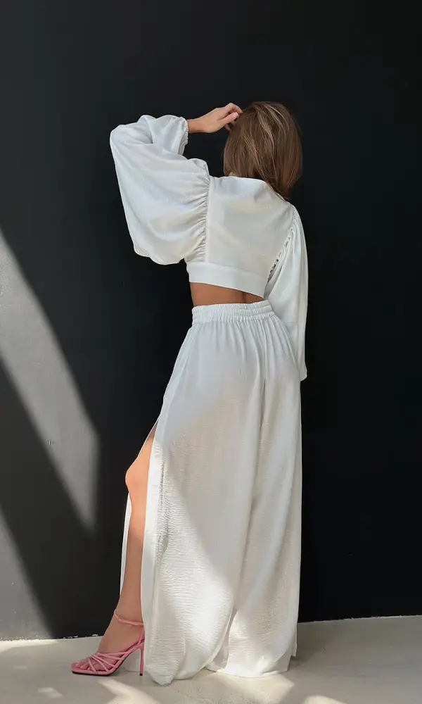 Костюм женский муслин, брюки с разрезами ( р-р 42-44)