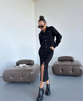 Костюм женский из тонкой джинсы с юбкой ( р-р 42-44)