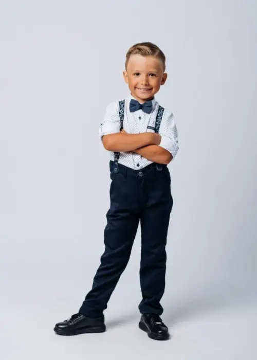 Костюм классический для мальчика: рубашка-брюки-бабочка р-р 5-8 лет