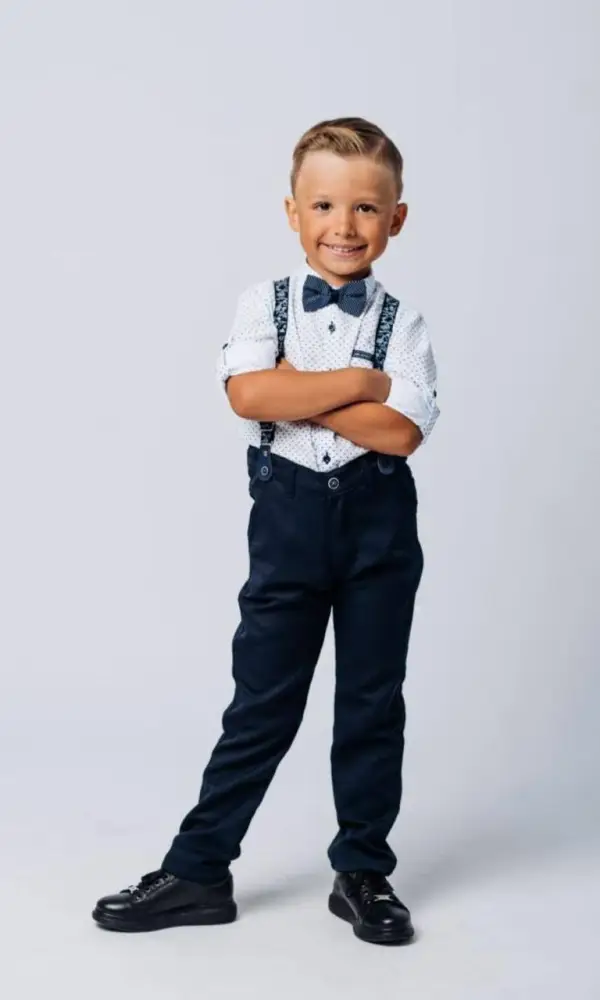 Костюм классический для мальчика: рубашка-брюки-бабочка р-р 5-8 лет