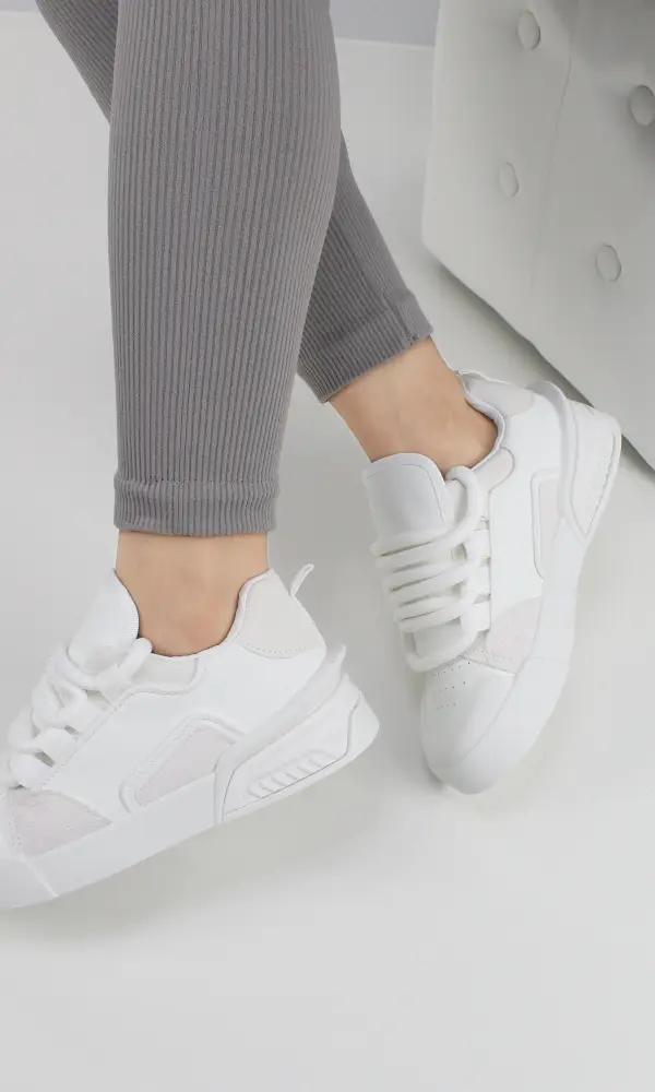 Женские кроссовки экокожа  на шнуровке ( р-р 36-41)