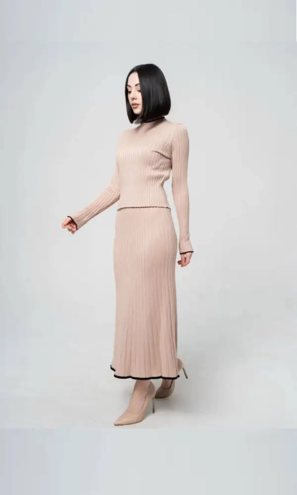 Трикотажный костюм водолазка+юбка р-р единый 42-46