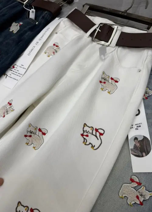 Джинсы женские с рисунком р-р S M L