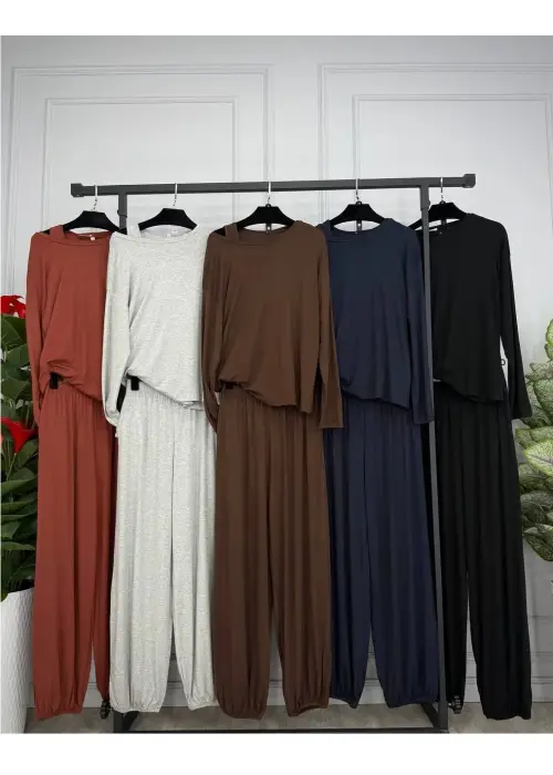 Костюм тройка женский (р-р 42-44)