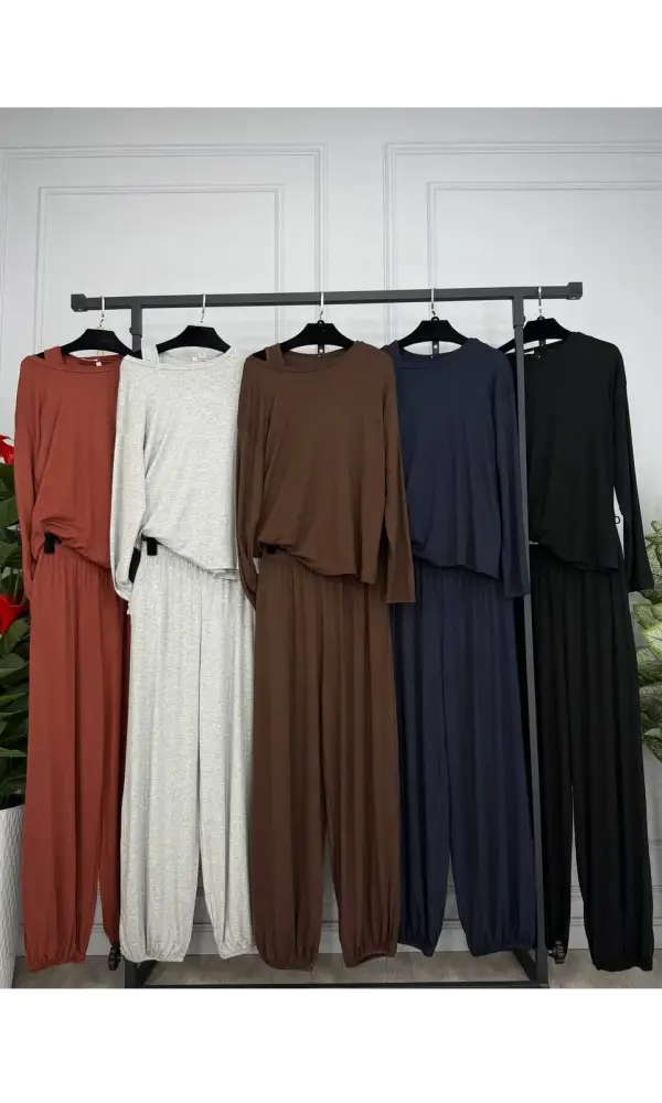 Костюм тройка женский (р-р 42-44)