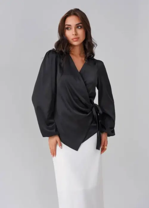 Блузка приталенная женская на запах р-р 42-48