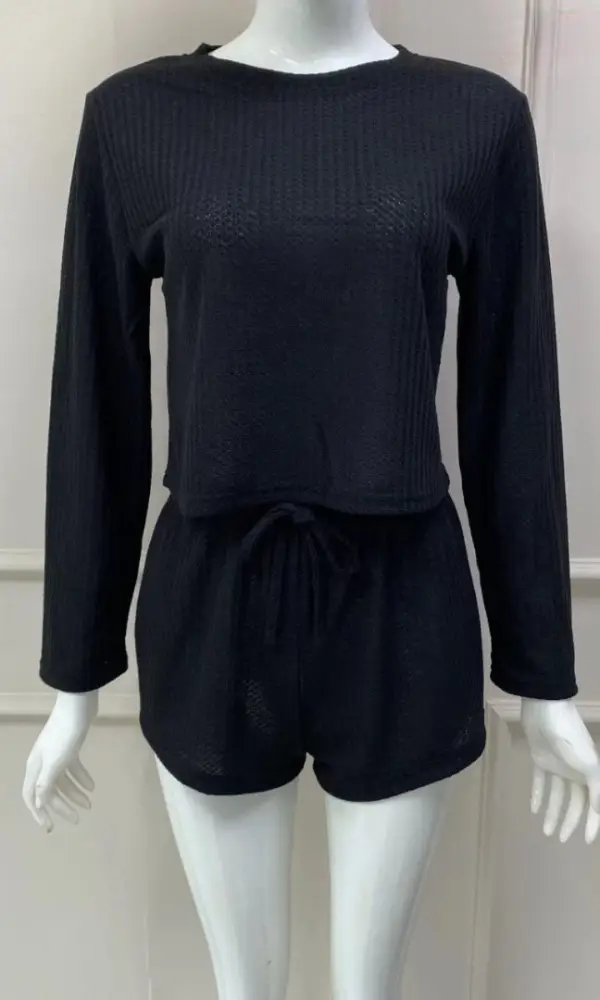 Пижама двойка топ с рукавами и шорты р-р 42-48