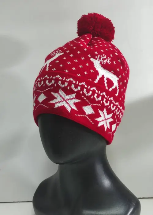 Шапка с помпоном и зимними узорами р-р 54-58