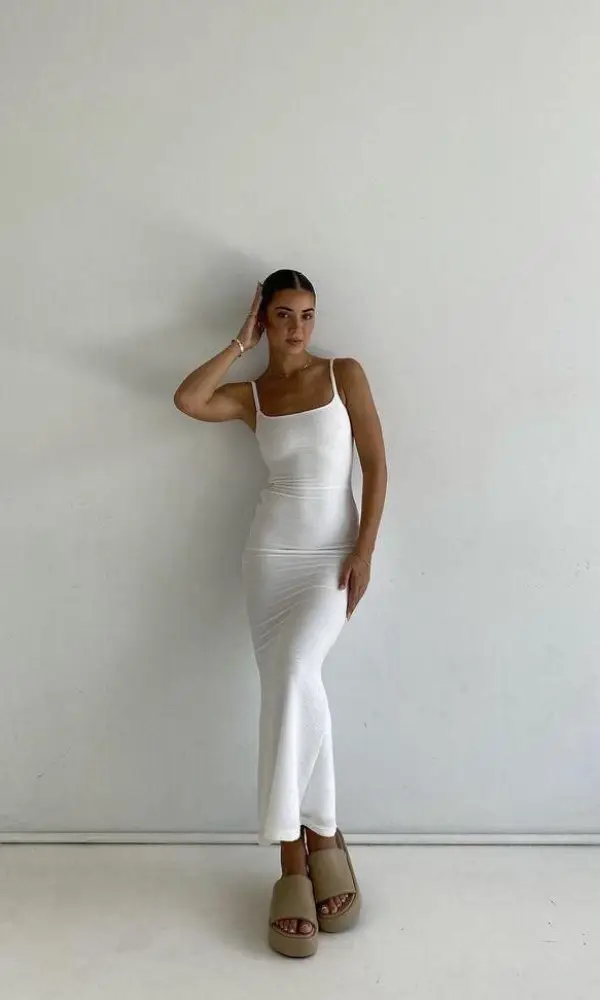 Женское платье в рубчик на тонких бретелях ( р-р 42-44)