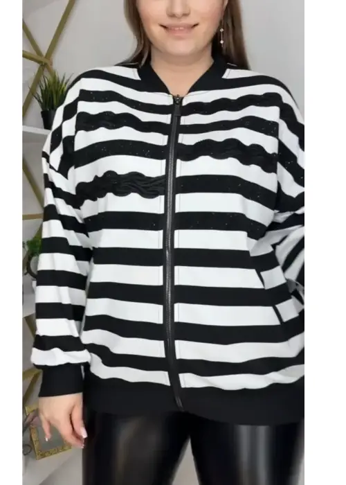 Толстовка женская трикотажная на молнии со стразами (р-р 50-56)