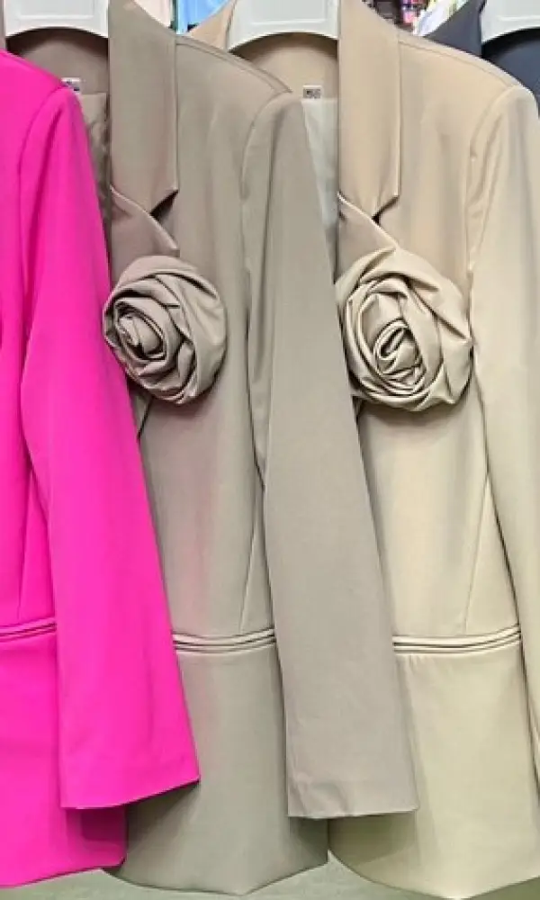 Пиджак женский с цветком ( р-р 42-44,46-48)