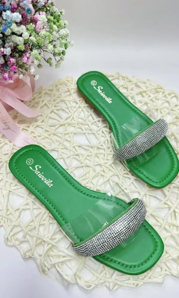 Шлёпки женские кожаные со стразами (р-р 36-40)